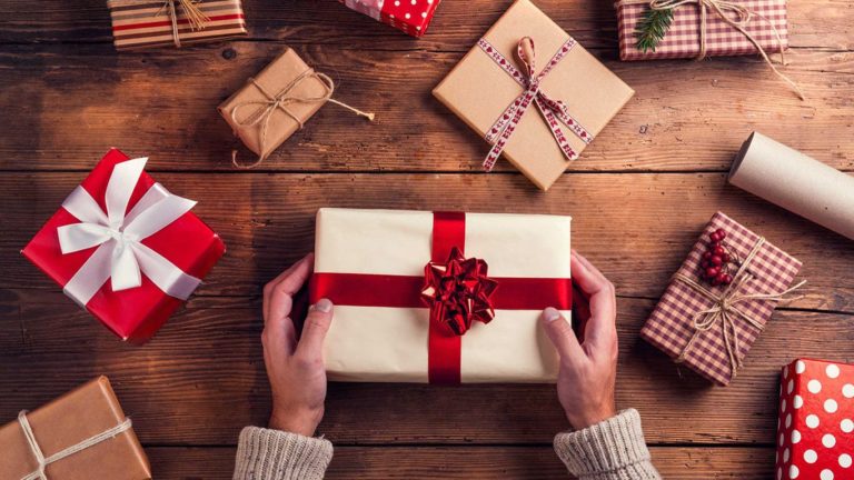 Meilleures idées d’emballage de cadeaux pour le Noël et Nouvel An 2020!