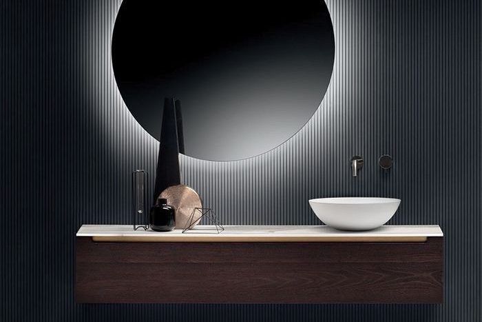 Miroirs dans la salle de bain: décor, types, formes, rétro-éclairage
