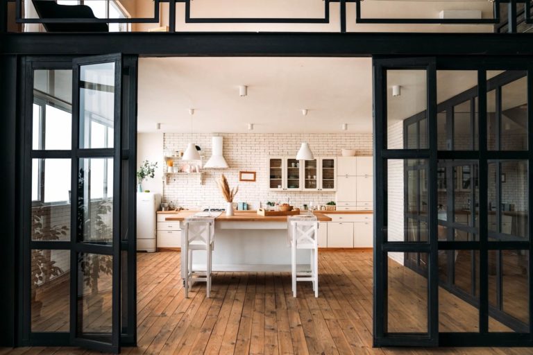 Déco farmhouse moderne: les tendances 2025