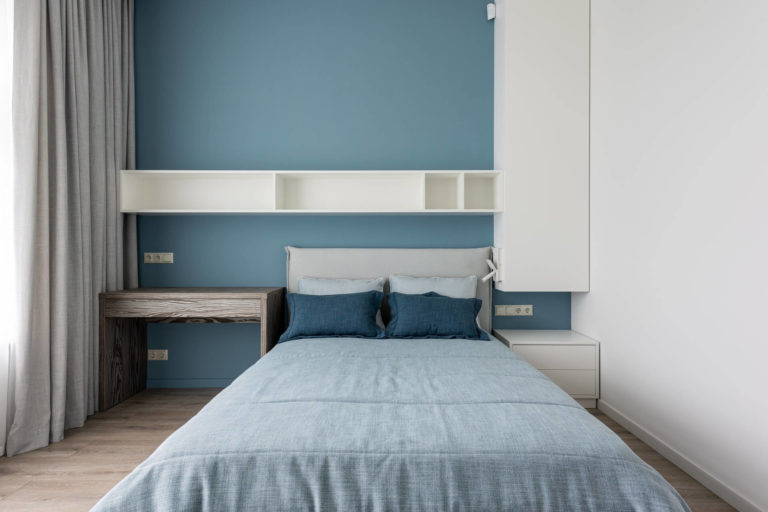 Peindre les murs d’une chambre de deux couleurs: conseils utiles + 11 idées d’inspiration