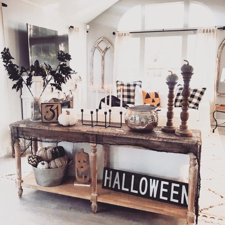 Déco d’Halloween 2023: tendances et idées pour les intégrer à votre intérieur (20+ photos)
