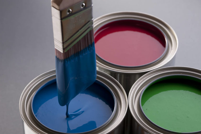 Couleur peinture 2022: les meilleures palettes de couleurs pour des intérieurs tendance