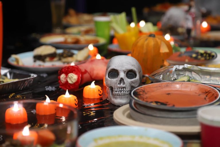 Déco de table Halloween 2023: idées intéressantes avec plus de 30 photos