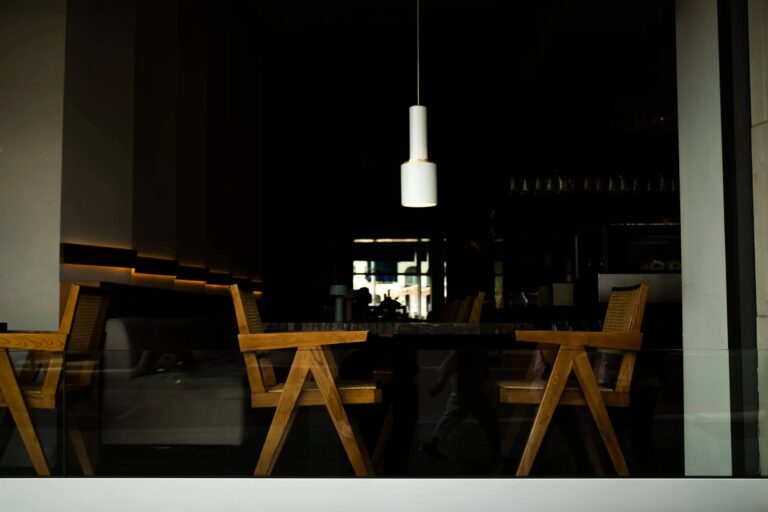 Tendances déco pour les bars, cafés et restaurants modernes en 2025