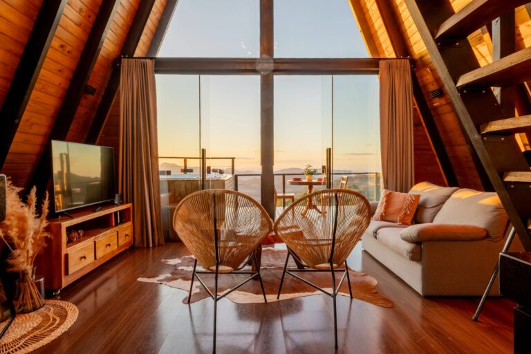 Chaises et fauteuils modernes: tendances 2025